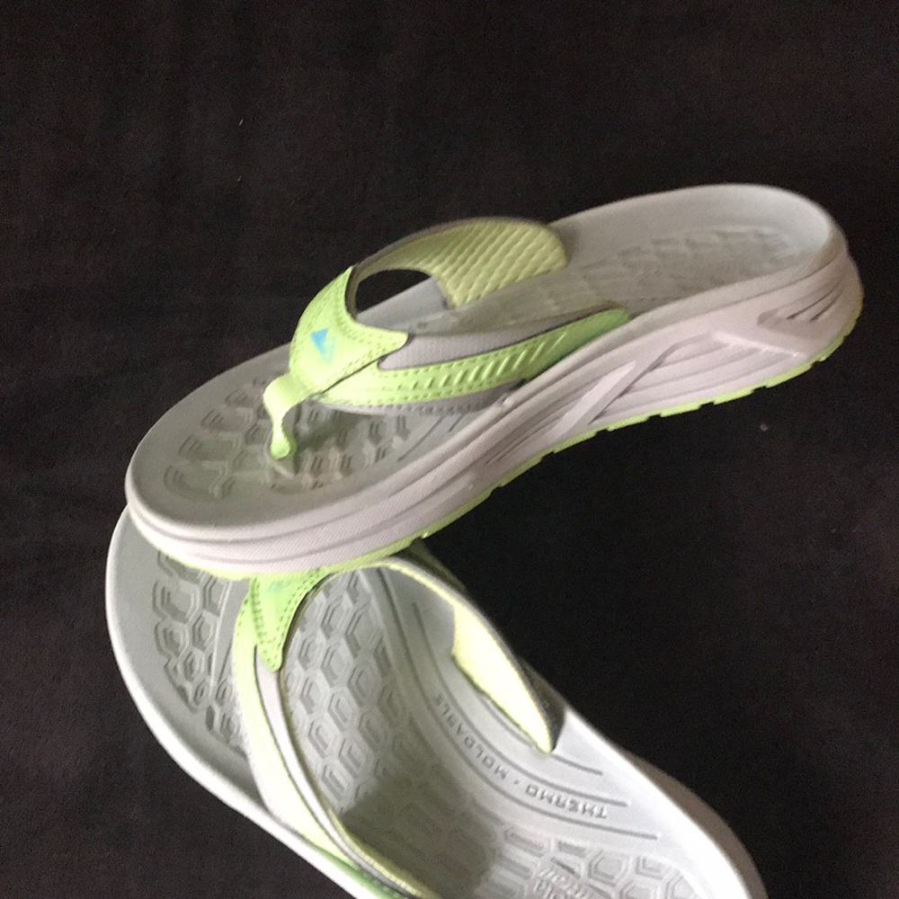 Columbia Thermo-Moldable flip flops